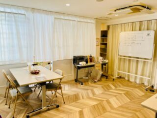 🎉 Tsunagary Cafe for G(神戸)開催しました! 🏙️☕
📅 9月7日(日)
📍 神戸・六甲 プチリュクス
👥 参加者:7名(うち初参加1名!) ゲイの方を中心に、みんなでゆる〜くおしゃべりしてきました🗣️☕
初めての方も、何度か来てくれている方も、リラックスした雰囲気で交流できました😊✨
趣味の話、最近の出来事、ちょっとした悩みまで…いろんな話題で盛り上がりました🎶 「ここだと自然に話せる」「また来たいな〜」って声もあって、スタッフもにっこり☺️
次回も、気軽に立ち寄れる“つながりの場”としてお待ちしてます🏠💬 #ゲイコミュニティ #gay #TsunagaryCafe #交流会 #オフ会 #神戸 #ゆるっと交流