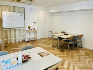 🌈 Tsunagary Cafe for everyone(神戸)開催しました〜! 🌈
📅 9月7日(日)
📍 神戸・六甲 プチリュクス
👥 参加者:7名(うち初参加2名!) こぢんまりとした雰囲気で、ゆるっと楽しくおしゃべり☕✨
初めての方もすぐに打ち解けて、笑顔いっぱいの時間になりました😊
「こんな場所があってよかった」って声もあって、スタッフもほっこり💖 次回も気軽にふらっと遊びに来てくださいね〜🌟
初めての方も、リピーターさんも、ウェルカムです🙌 #LGBTQコミュニティ #TsunagaryCafe #交流会 #オフ会 #神戸 #ゆるっと交流